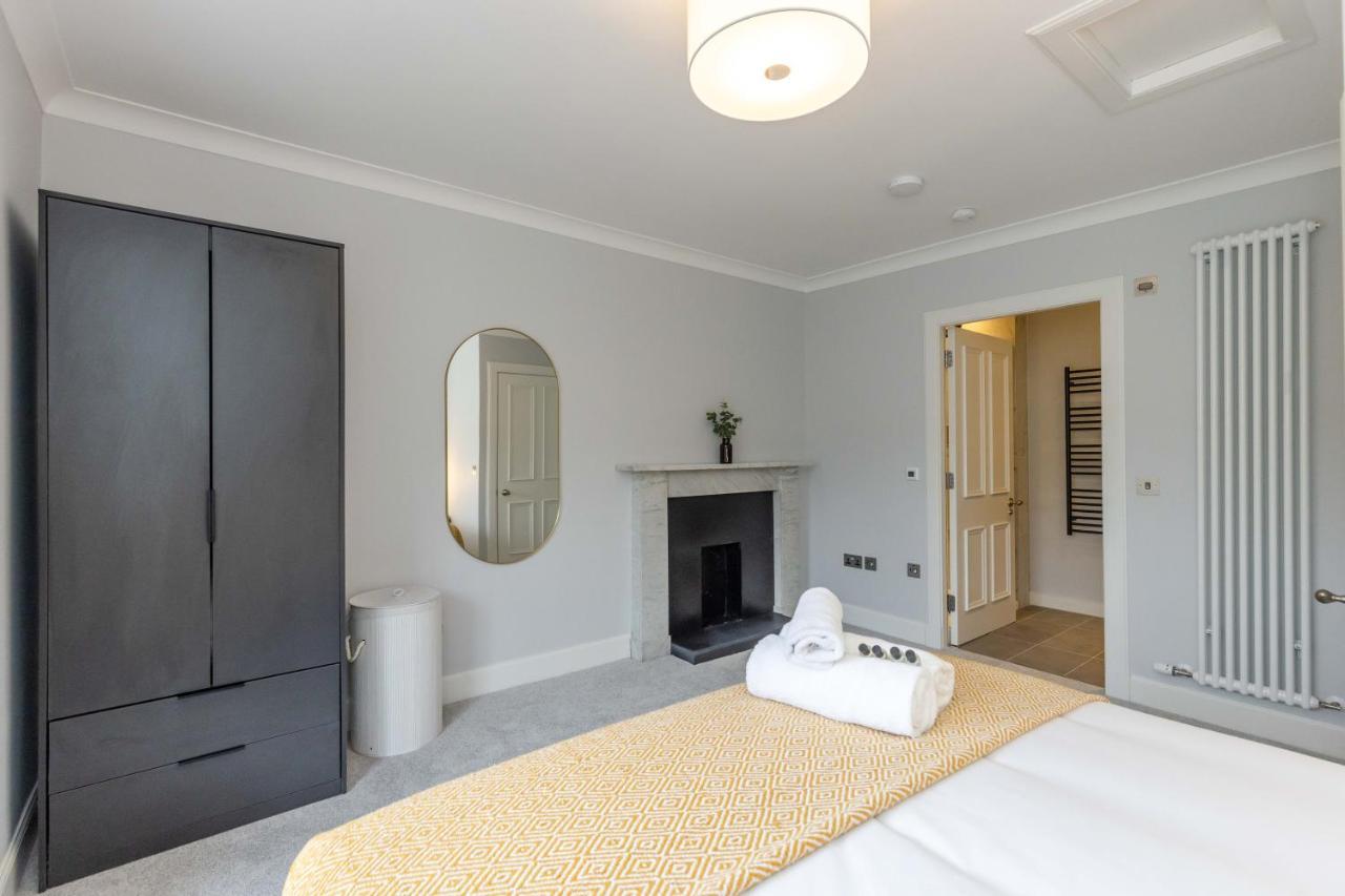 Dragon Suites - Ladon Suite - 2 Bed City Centre Luxury Apartment 에든버러 외부 사진